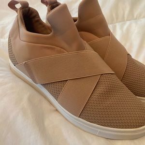 Blush Steve Madden sneakers size 7.5